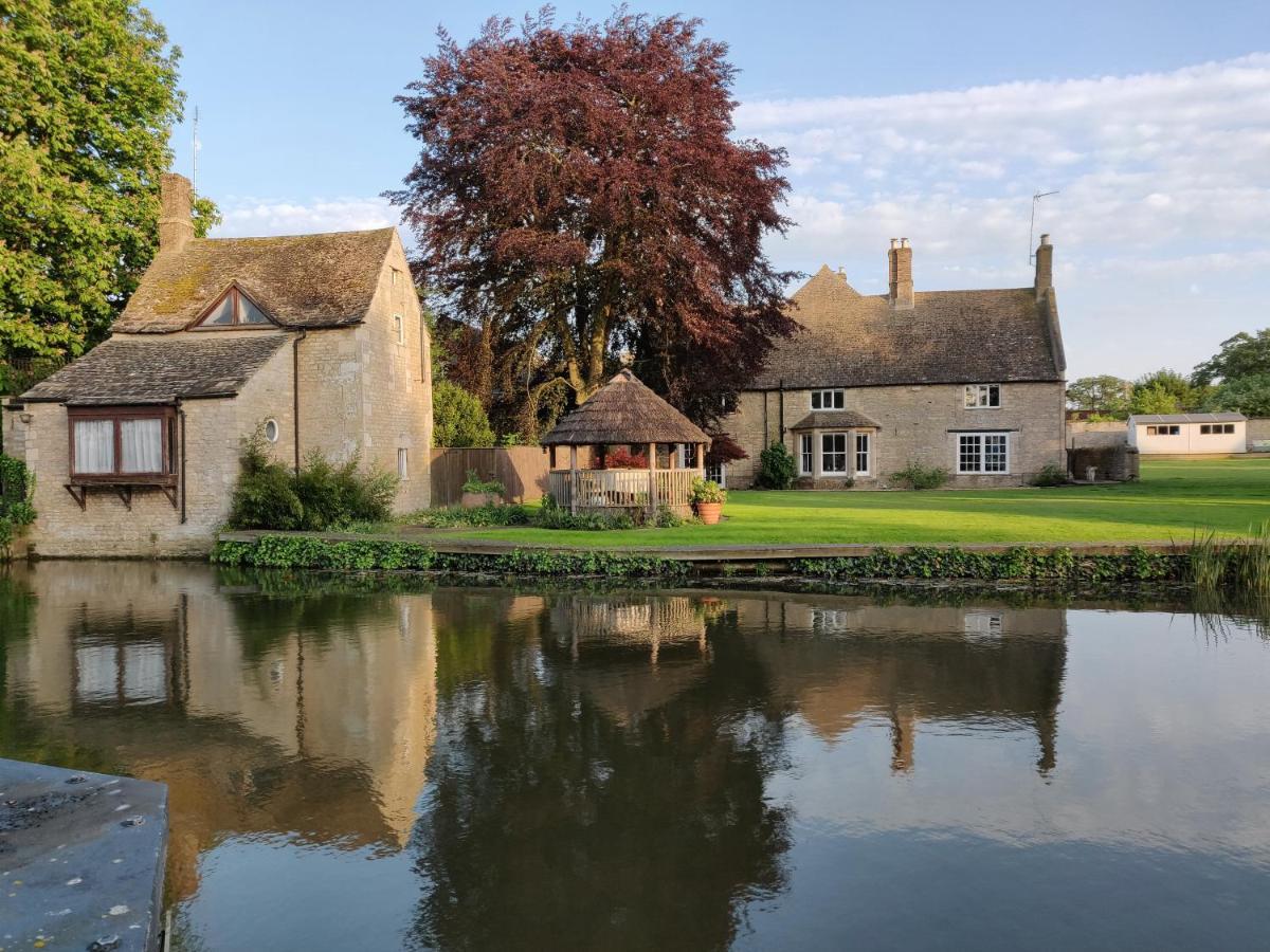 River Nene Cottages Water Newton エクステリア 写真